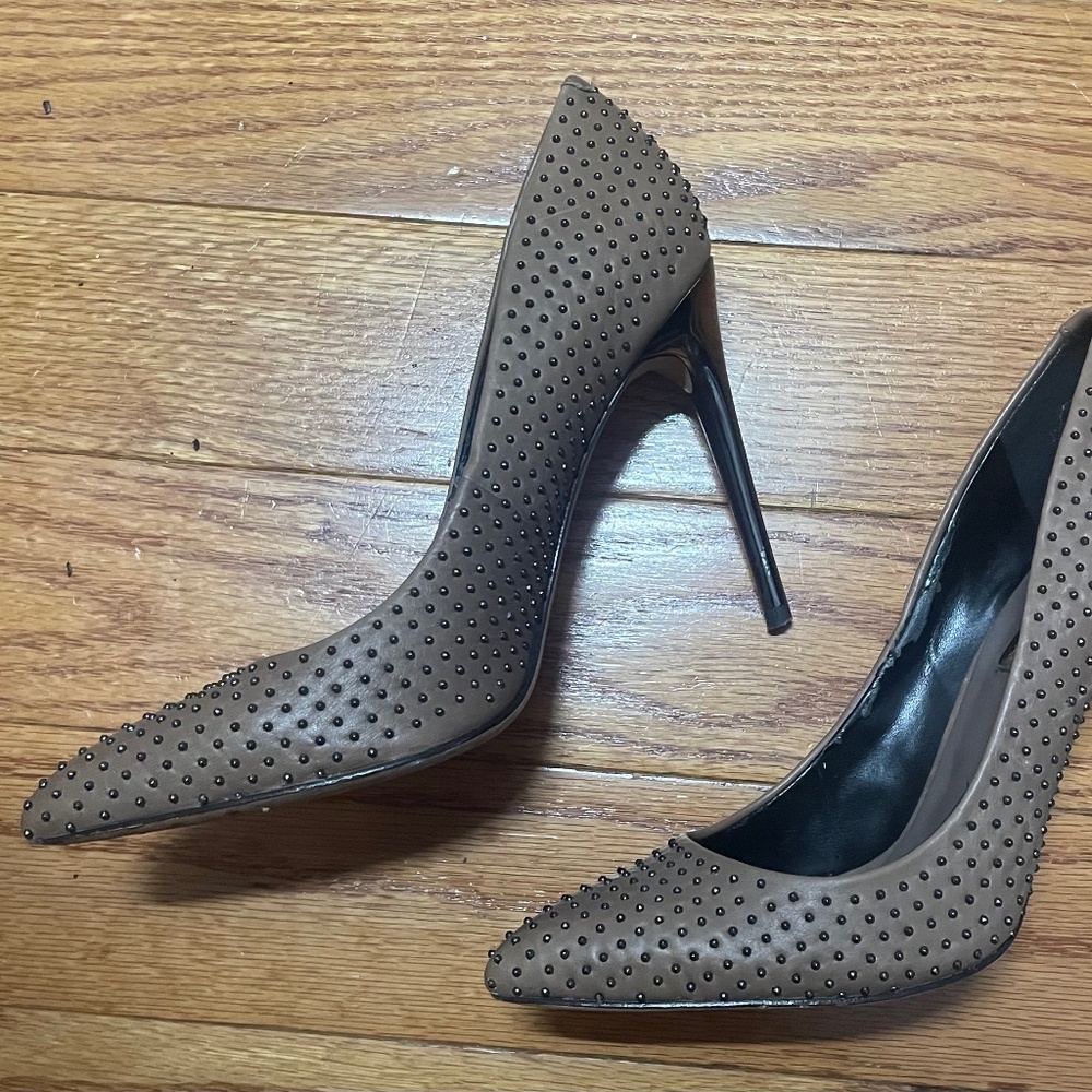 ✨Edgy BCBGMAXAZRIA Studded Heels – Size 6.5✨